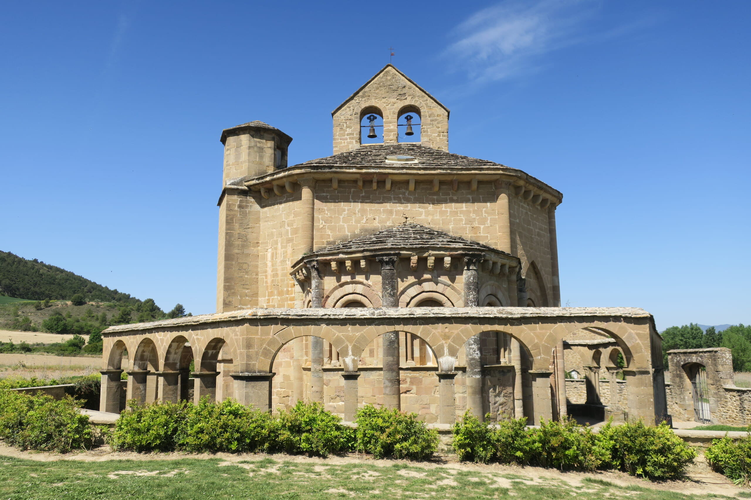 北スペインの観光地であるナバラのサンタ・マリア・デ・エウナテ教会