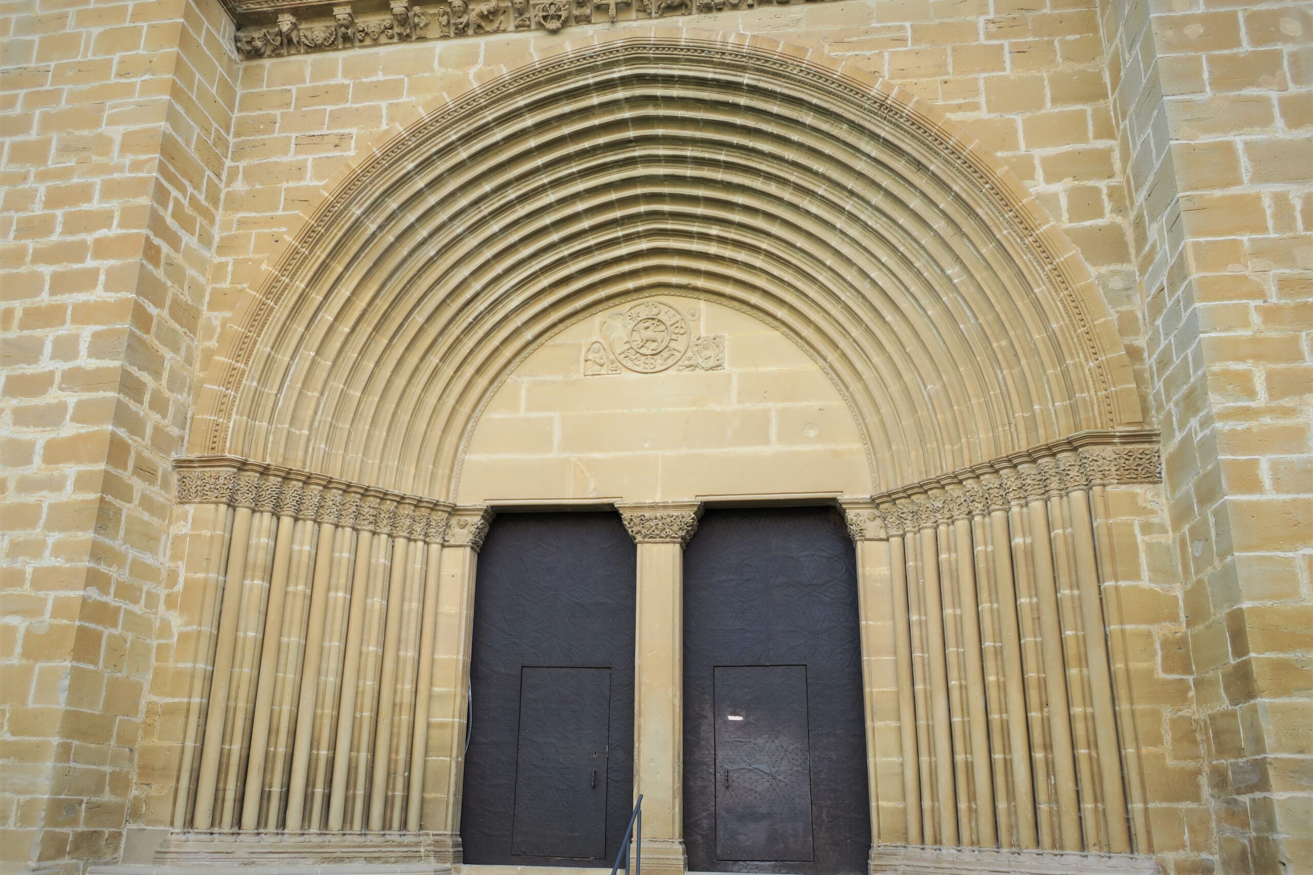 北スペインのロマネスク様式の教会