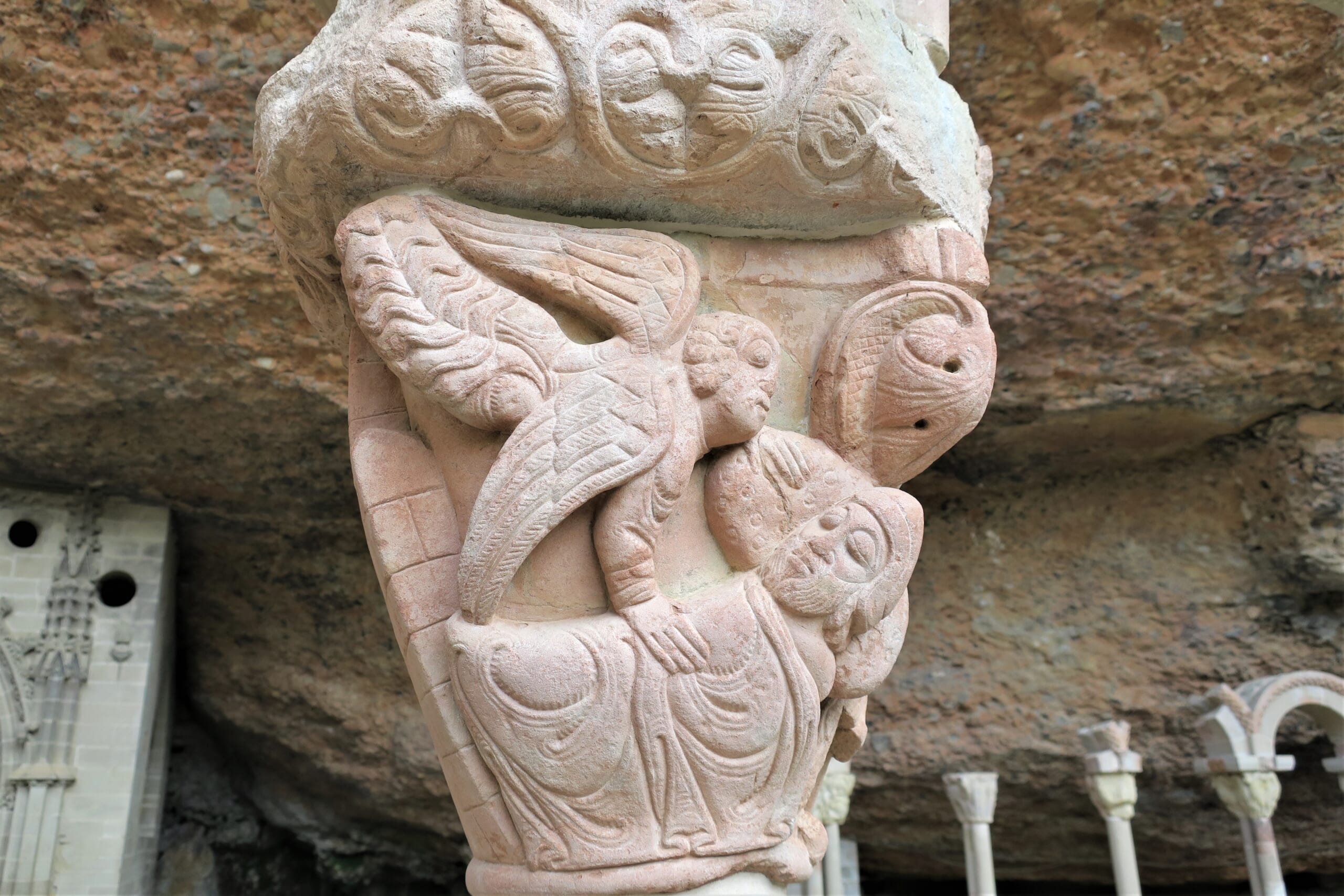 北スペインのロマネスク様式の柱頭彫刻